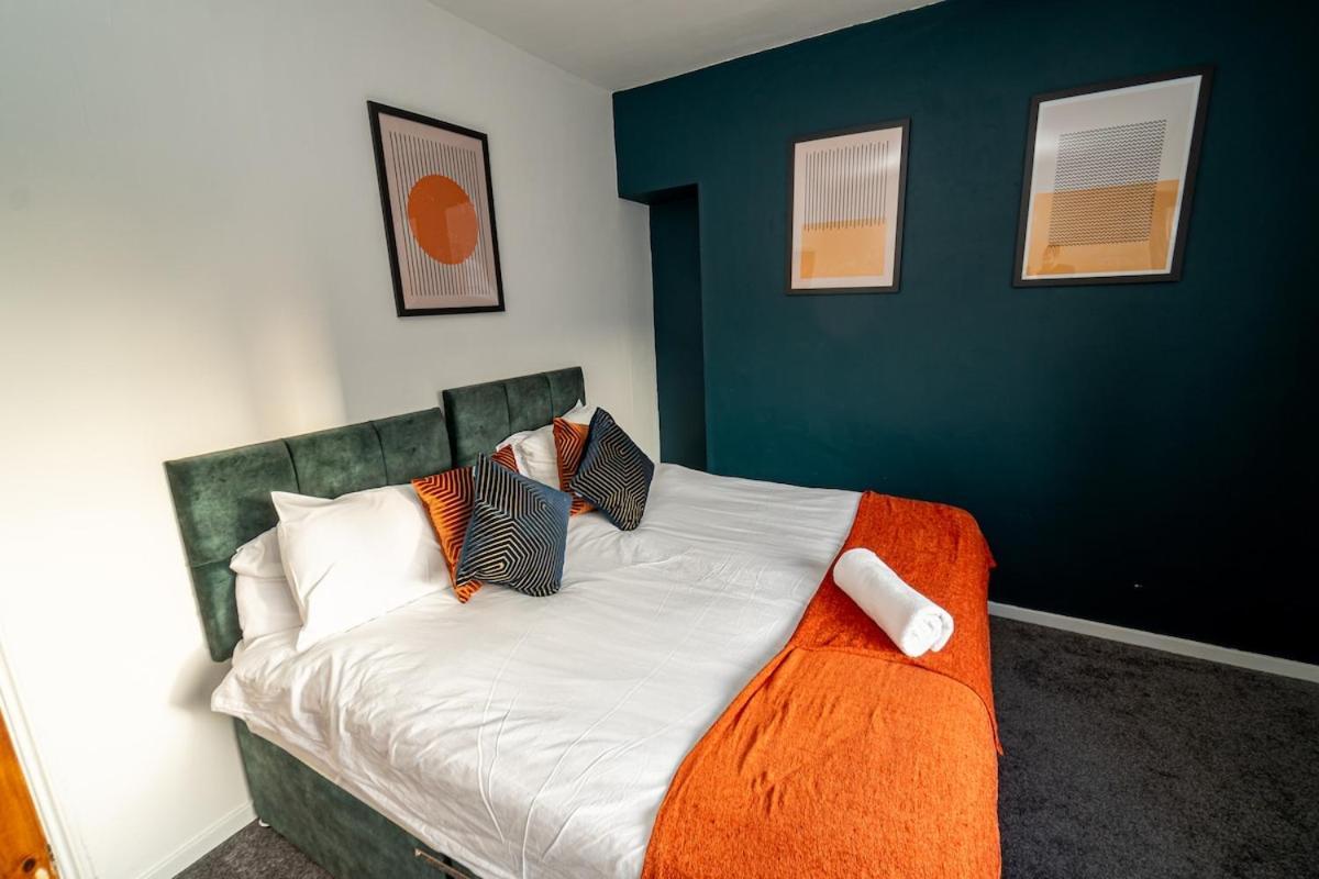 Stylish 3-bed With Wifi & Kitchen * Swansea