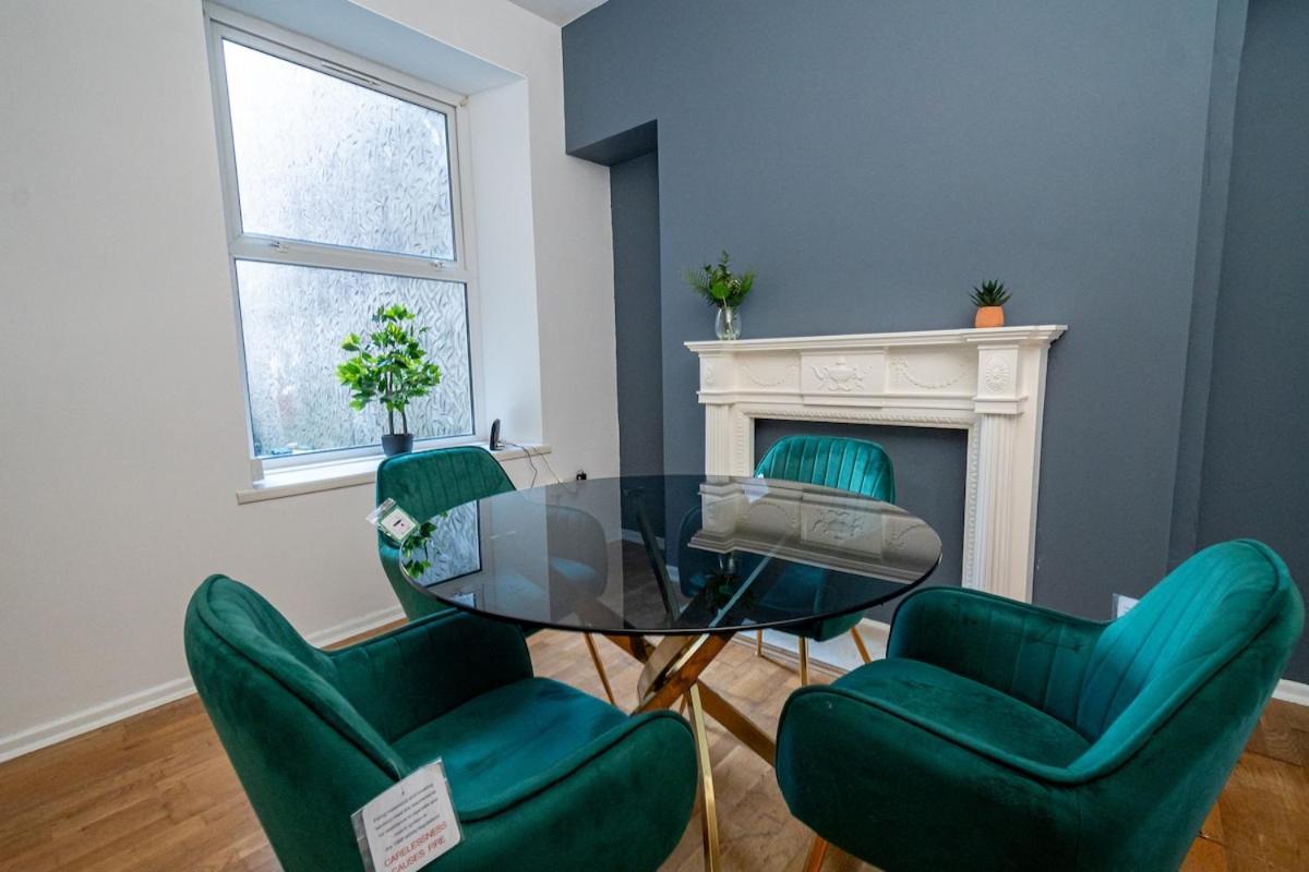 Stylish 3-bed With Wifi & Kitchen Holiday home *