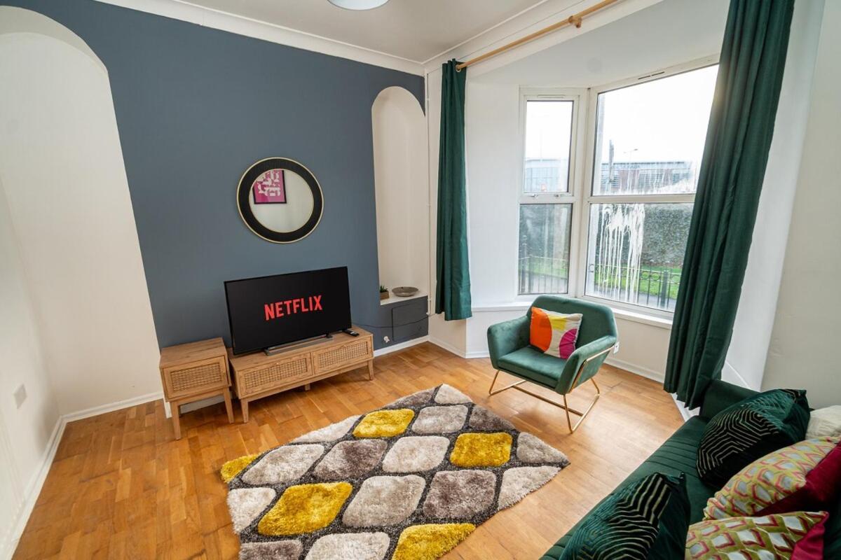 Stylish 3-bed With Wifi & Kitchen Holiday home *
